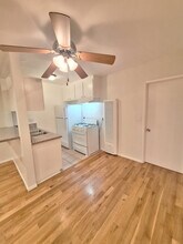 4660 Kester Ave in Los Angeles, CA - Foto de edificio - Building Photo