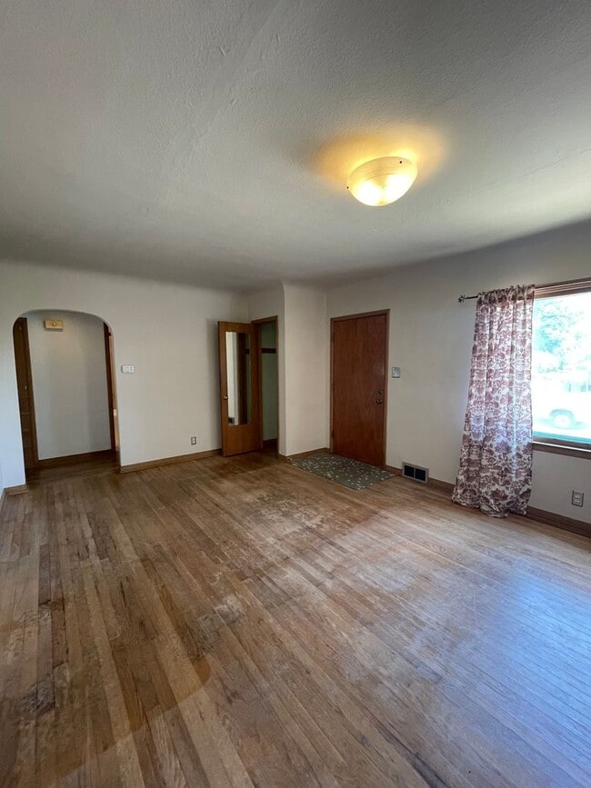 property at 1503 N Adams Ave