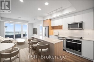 4235 Confederation Pkwy in Mississauga, ON - Building Photo