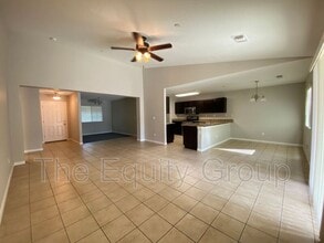 2541 W Porter Ave in Visalia, CA - Building Photo - Building Photo