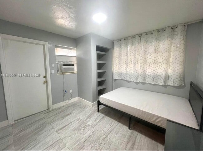 106 Harvard Rd in West Park, FL - Foto de edificio - Building Photo