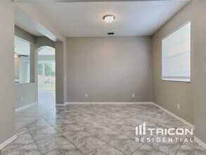 18840 Narimore Dr in Land O Lakes, FL - Building Photo - Building Photo