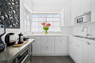 1005 Meridian Ave in Miami Beach, FL - Building Photo