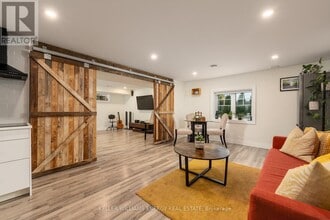 36 Angela Cres in Niagara-On-The-Lake, ON - Building Photo - Building Photo