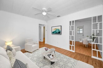 1611 Canterbury Rd N in St. Petersburg, FL - Building Photo - Building Photo