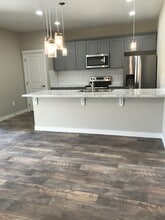 369 E 10th Pl in Kennewick, WA - Building Photo - Building Photo