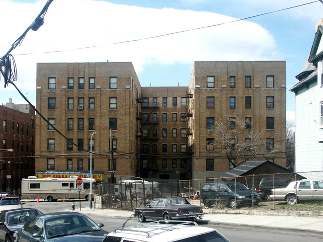 1055 Dr Martin L King Jr Blvd in Bronx, NY - Foto de edificio - Building Photo