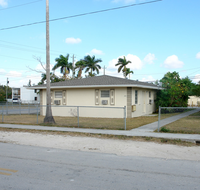 169-193 NW 2nd St in Homestead, FL - Building Photo - Building Photo