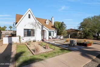 514 W Holly St in Phoenix, AZ - Building Photo - Building Photo