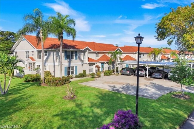 5070 Cedar Springs Dr in Naples, FL - Building Photo - Building Photo