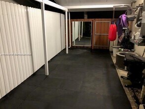 6300 SW 48th St in Miami, FL - Building Photo - Building Photo