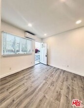 421 E Chevy Chase Dr in Glendale, CA - Building Photo - Building Photo
