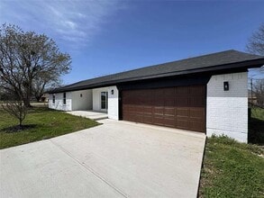 9876 Kathy Lynn Pl in Quinlan, TX - Foto de edificio - Building Photo