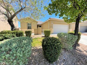 2121 Silvereye Dr in North Las Vegas, NV - Building Photo - Building Photo