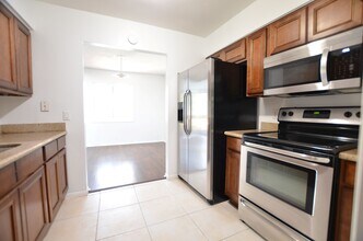 263 Crown Oaks Way in Longwood, FL - Building Photo - Building Photo