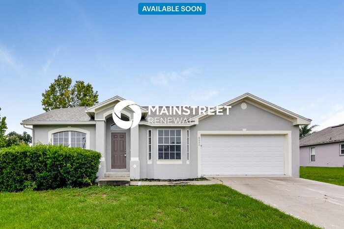 8024 Ridgeglen Cir W in Lakeland, FL - Foto de edificio