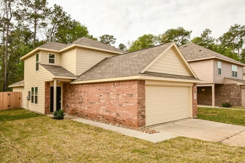337 N Meadows Dr in Willis, TX - Building Photo