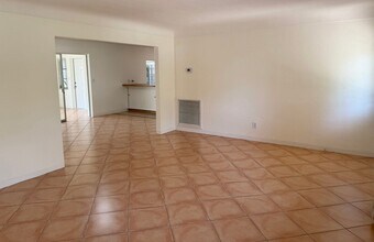 3626 10th St NE in St. Petersburg, FL - Building Photo - Building Photo