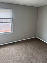105 E Locust St, Unit 2 in Normal, IL - Building Photo - Building Photo