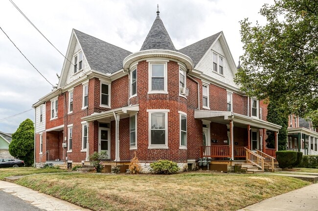 404-406 Hummel Ave in Lemoyne, PA - Building Photo - Building Photo