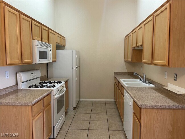 3395 Cactus Shadow St in Las Vegas, NV - Building Photo - Building Photo
