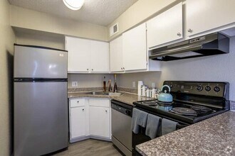 6505 Westheimer Rd in Houston, TX - Building Photo - Building Photo