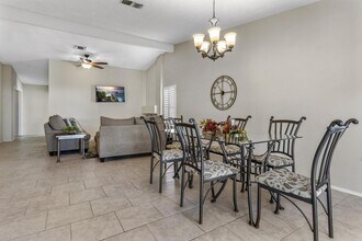 Spacious San Antonio home with open layout in San Antonio, TX - Building Photo - Building Photo