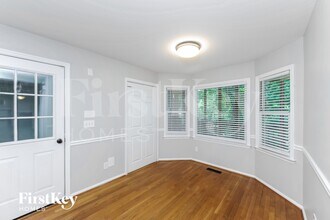 6713 Thornwood Ct in Flowery Branch, GA - Building Photo - Building Photo