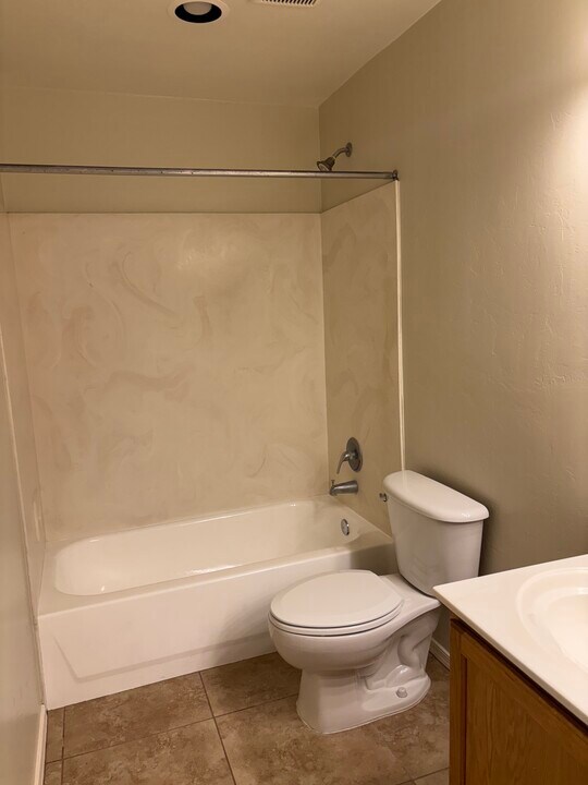 4154 N Fortune Loop in Tucson, AZ - Building Photo
