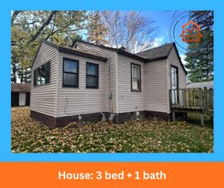 801 Lake View Dr in Wausau, WI - Building Photo