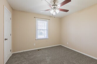 171 Abilene Ave in Norfolk, VA - Foto de edificio - Building Photo