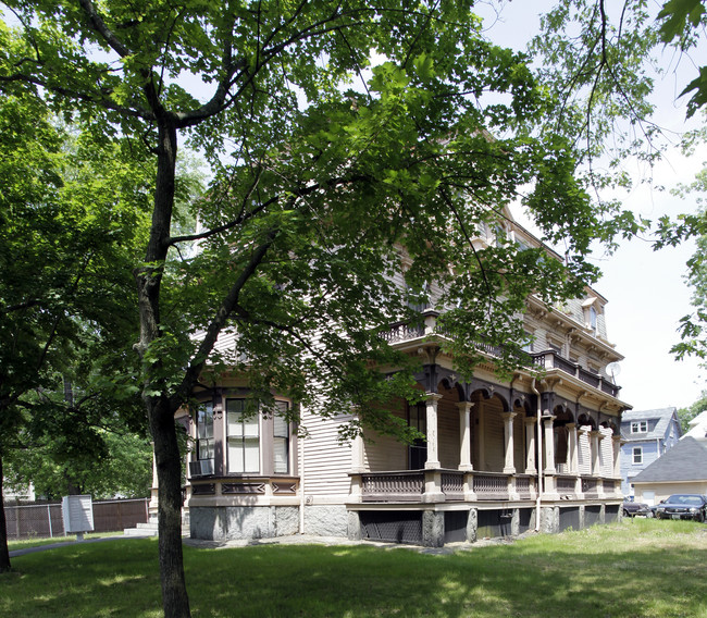 37 Mawney St in Providence, RI - Foto de edificio - Building Photo