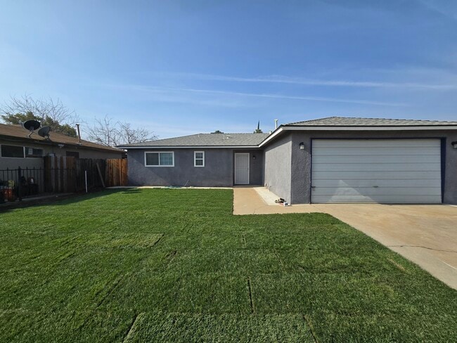 4577 N Lorna Ave in Fresno, CA - Building Photo - Building Photo