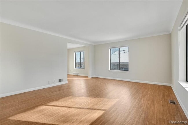 60 W Harry Ave in Hazel Park, MI - Building Photo - Building Photo