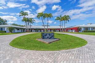13155 Southfields Rd in Wellington, FL - Building Photo