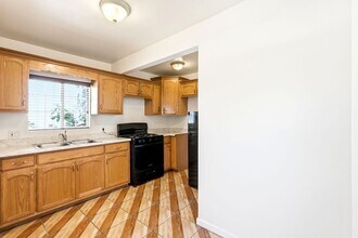 4965 O Sullivan Dr in Los Angeles, CA - Building Photo - Building Photo