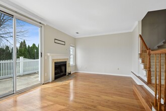 73 Ashley Ct in Bedminster, NJ - Building Photo - Building Photo