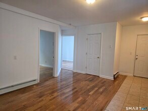 120 Easton Ave in Waterbury, CT - Building Photo - Building Photo