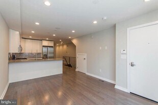 1707 Bainbridge St in Philadelphia, PA - Building Photo