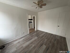 571 Baldwin St in Waterbury, CT - Building Photo - Building Photo