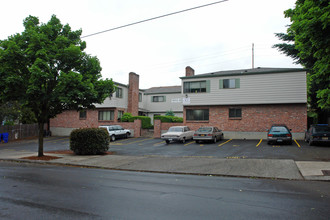 Executive Manor in Portland, OR - Foto de edificio - Building Photo