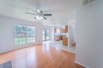 2500 Country Creek Ln in Fort Worth, TX - Building Photo - Building Photo