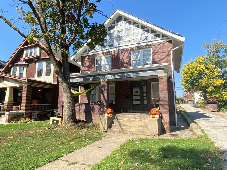 338 E 18th Ave in Columbus, OH - Building Photo