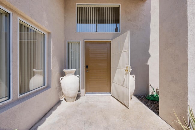 56180 Riviera in La Quinta, CA - Building Photo - Building Photo