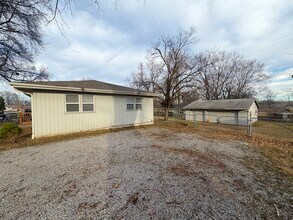 2509 S Westport Rd in Independence, MO - Building Photo - Building Photo