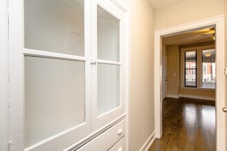 3250 N Lakewood Ave, Unit 1F in Chicago, IL - Building Photo - Building Photo