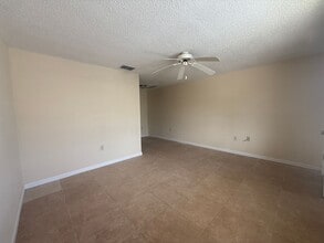 4944 Hazner St in New Port Richey, FL - Building Photo - Building Photo