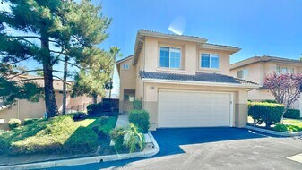 5743 Barbary Pl in Bonsall, CA - Building Photo