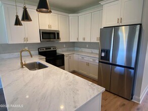 8550 Cat Rd in Maurice, LA - Foto de edificio - Building Photo