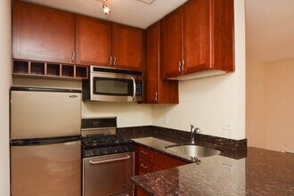 630 W Wrightwood Ave in Chicago, IL - Foto de edificio - Building Photo